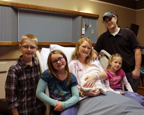 It was a very happy New Year for the VanderWal family as they welcomed their new son, Dirk. Pictured from left to right: Carter, Teagen, Alisha, Dirk, Jaci and Chris.